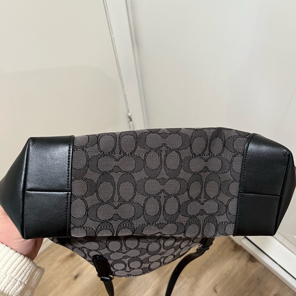 Coach Tote - Picture 6 of 6
